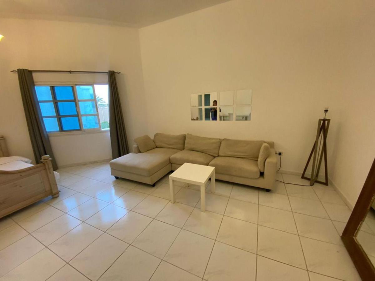 Comfortable Private In Compound Housing Guest house Dubai