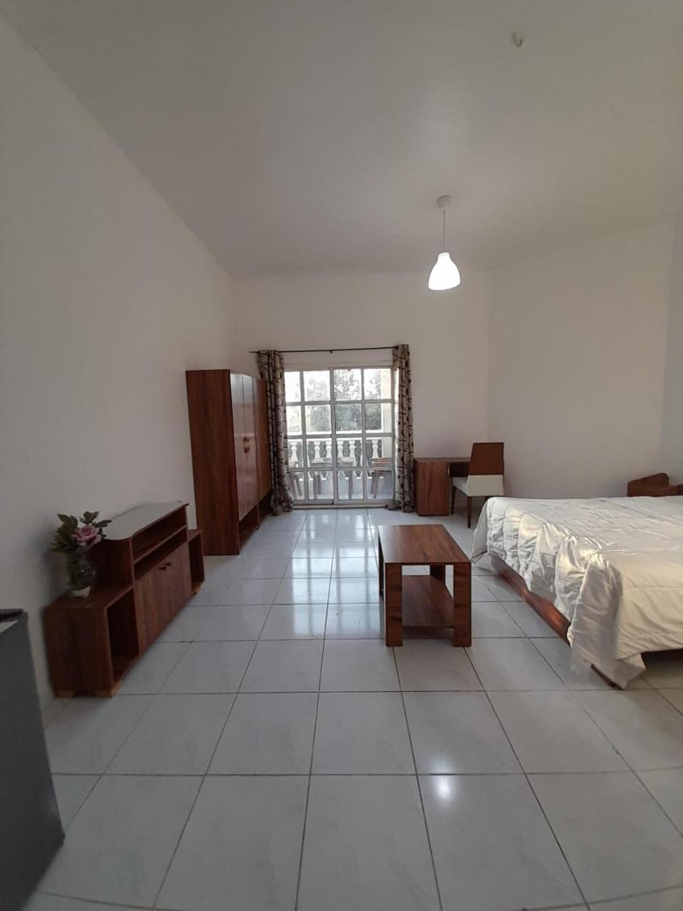 Guest house Comfortable Private In Compound Housing Dubai
