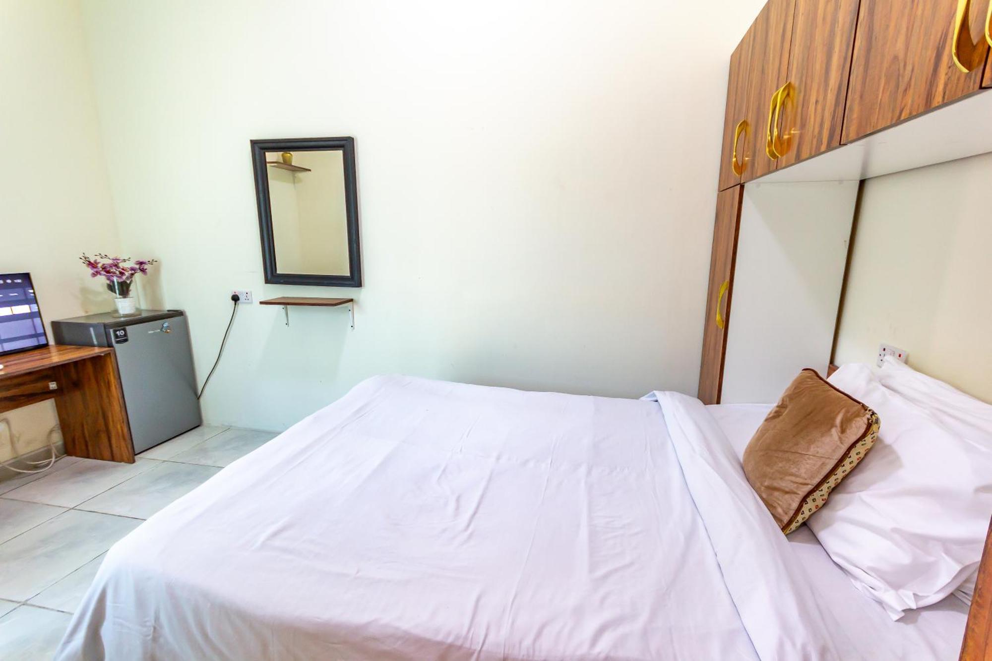 Comfortable Private In Compound Housing *